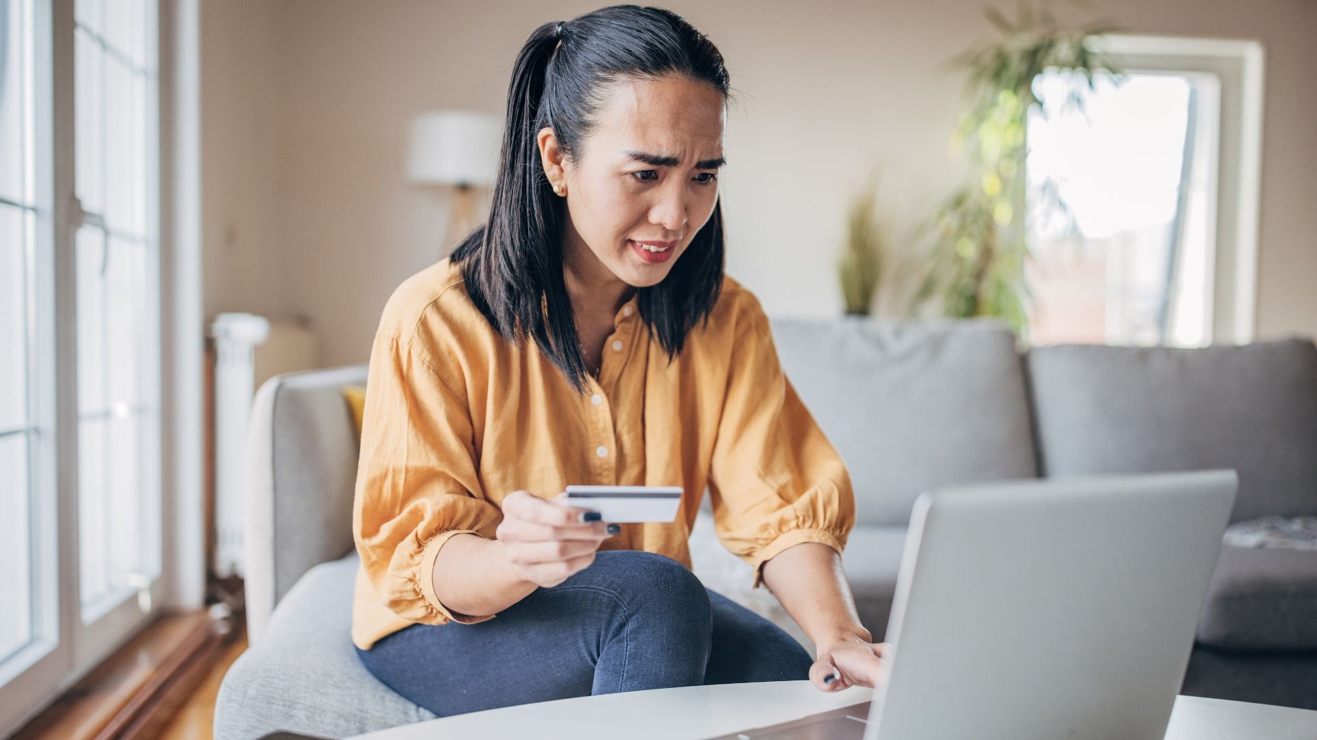 when-you-shouldnt-use-a-credit-card Avoid Using Credit Cards in These Three Situations