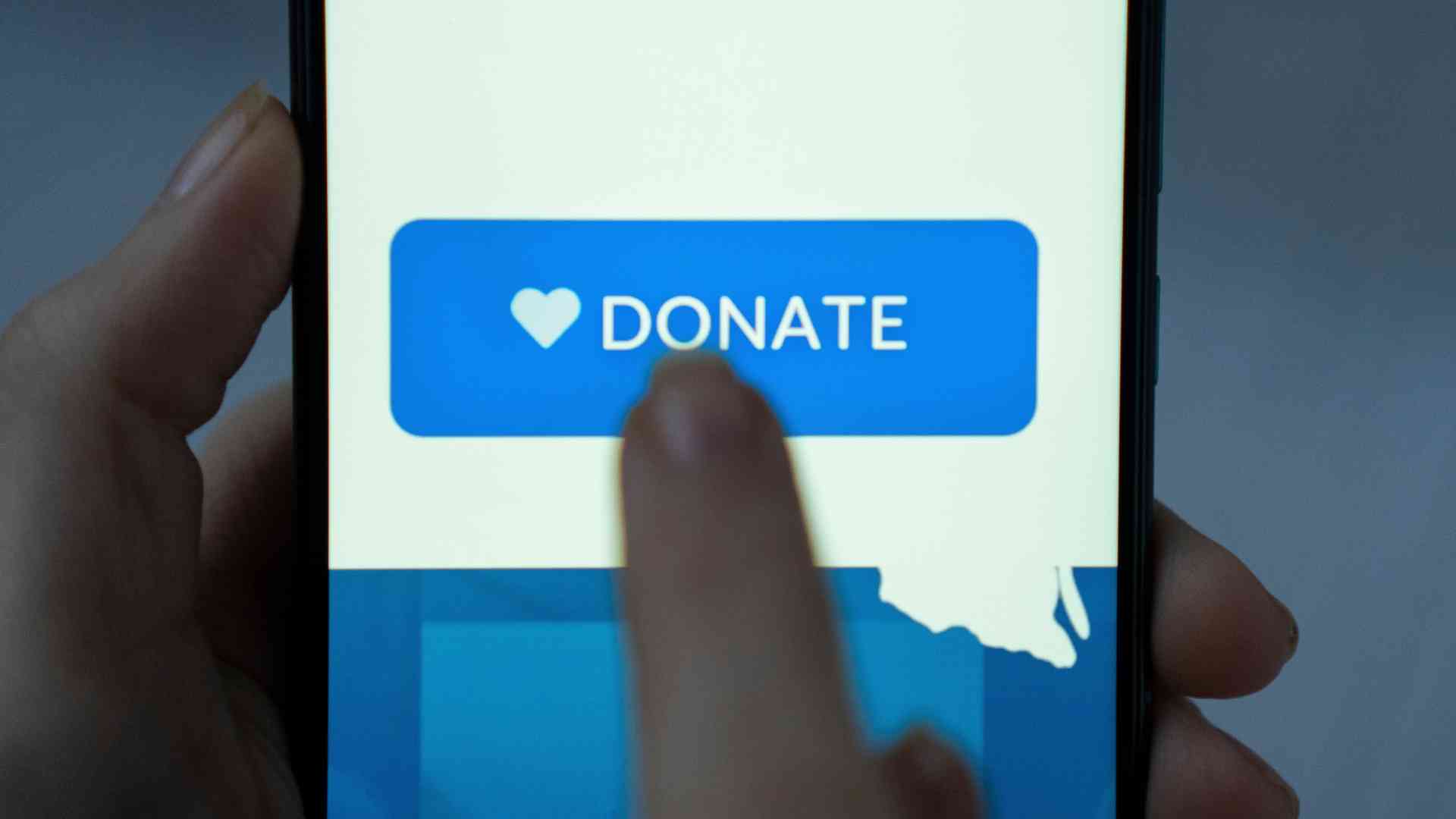 Don’t Get Caught in Holiday Charity